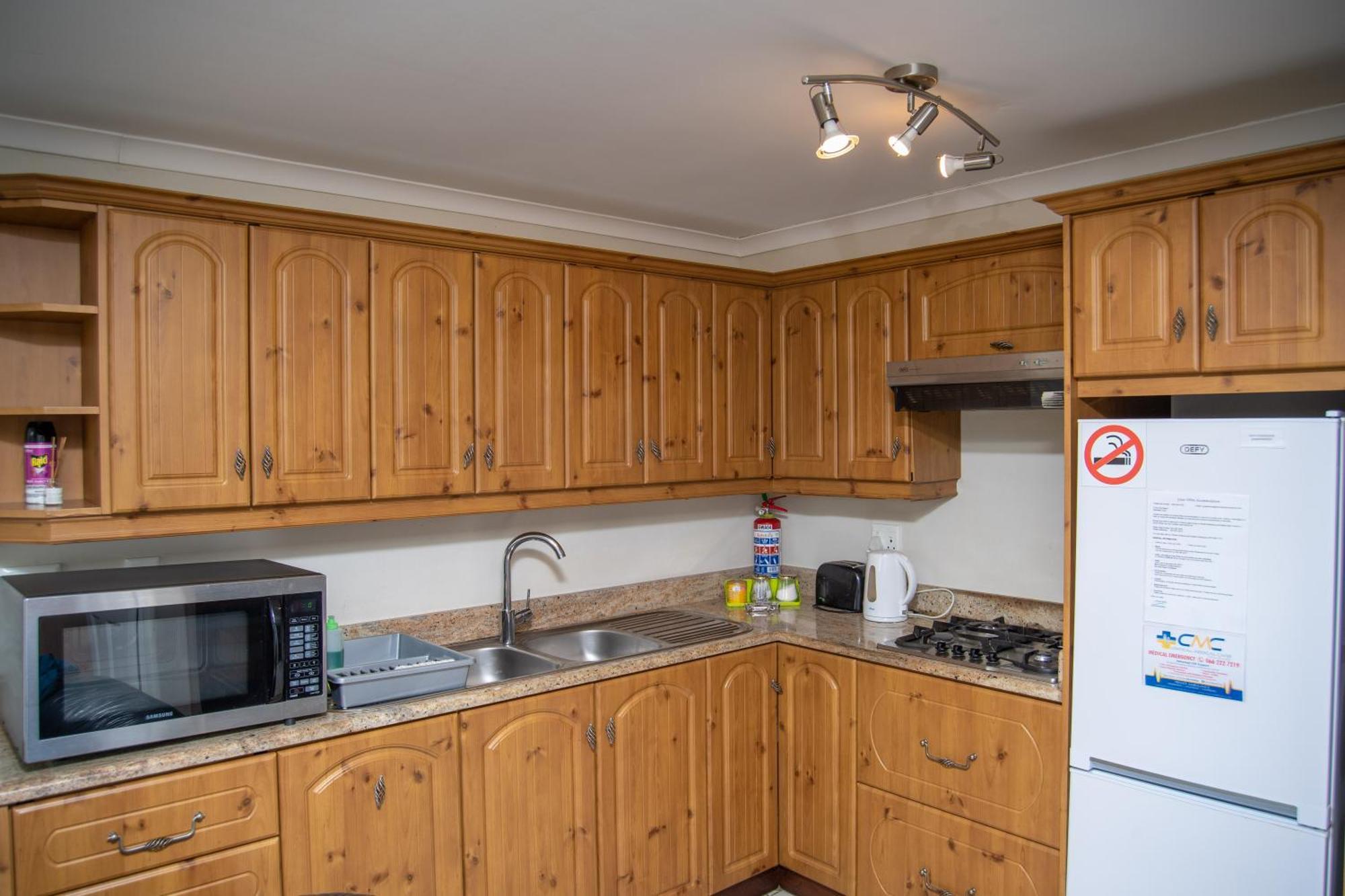 Great White Accommodation Kleinbaai Ngoại thất bức ảnh