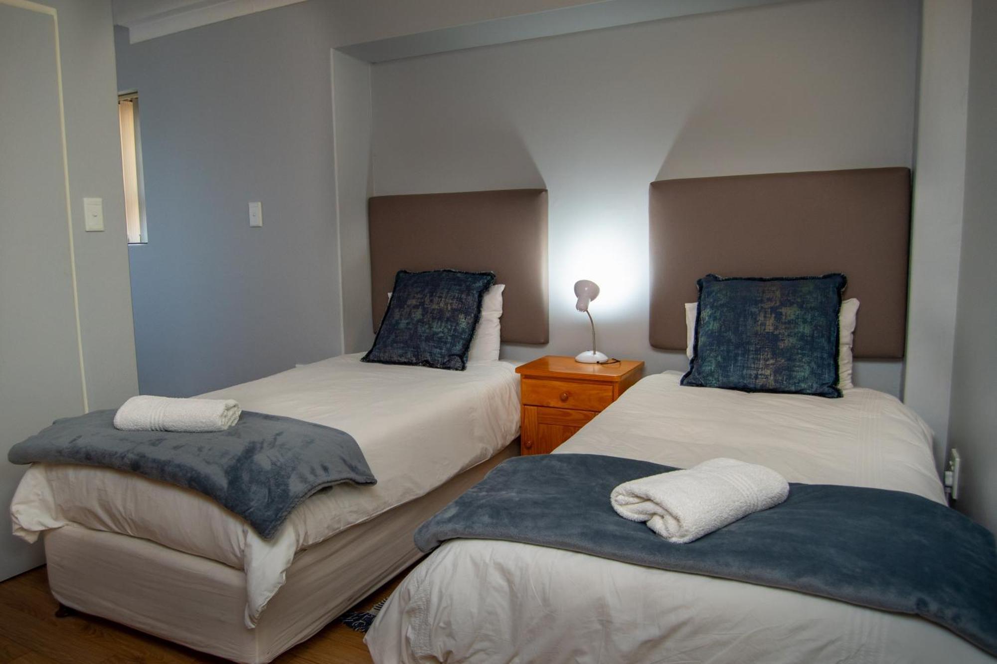 Great White Accommodation Kleinbaai Ngoại thất bức ảnh